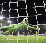 Manchester United go sixth with 4-1 win as Wolves' misery continues